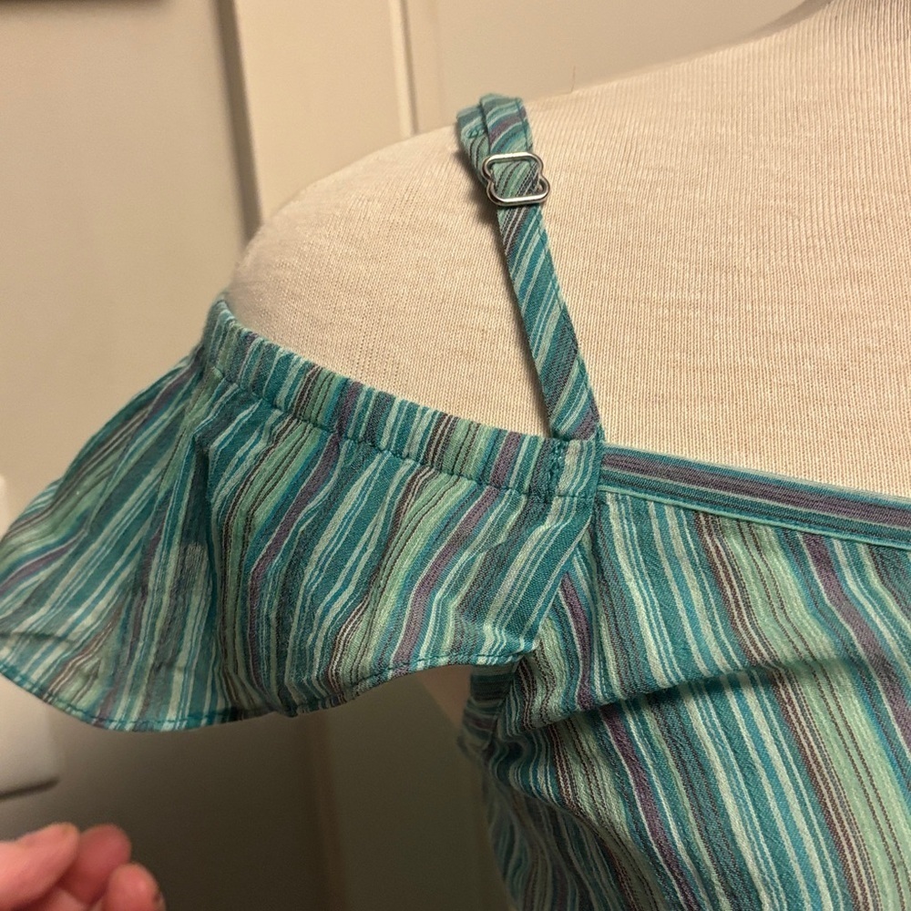 Guess vintage Y2K top NWT - Picture 2 of 9